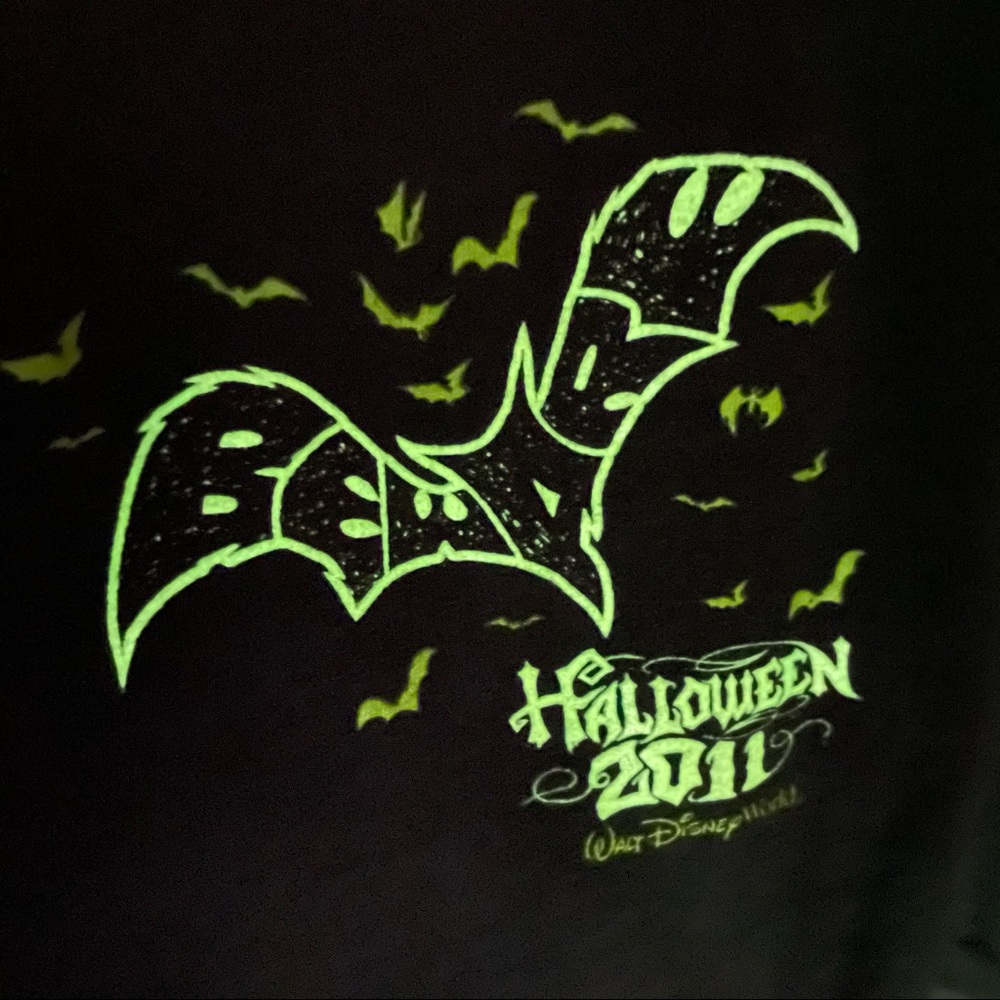 Disneyland MM Glow in the Dark youth Halloween tee - Picture 9 of 10